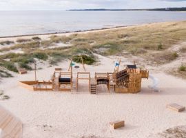 Wooden Ships - Lars Laj’s Playground at the Beach!